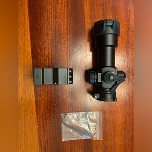 Bushnell TRS-32 Tactical Red Dot Scope, Unused